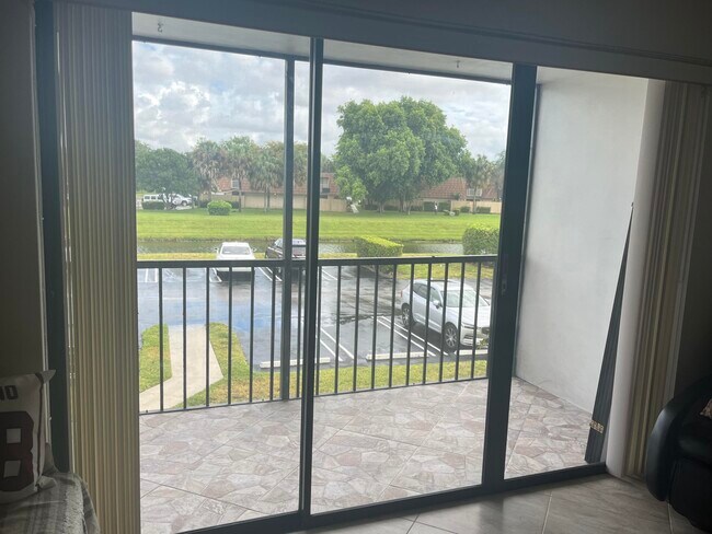 Foto del edificio - 1105 Green Pine Blvd