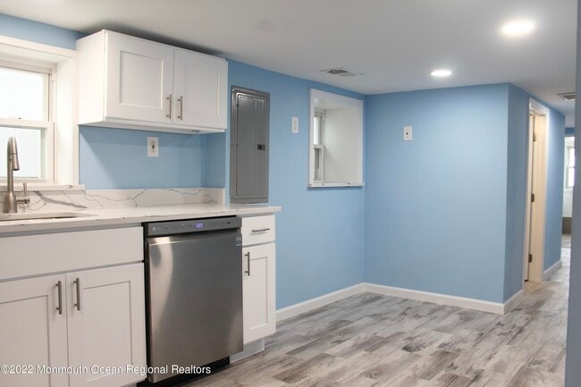 Building Photo - 230 Hamilton Ave