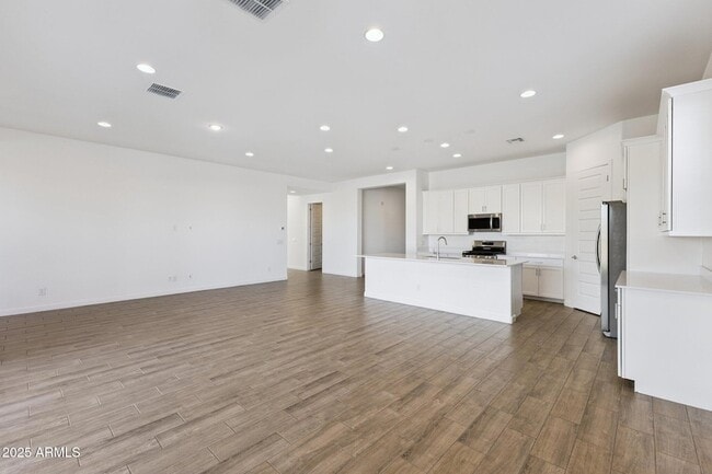 Building Photo - 531 S Owl Dr