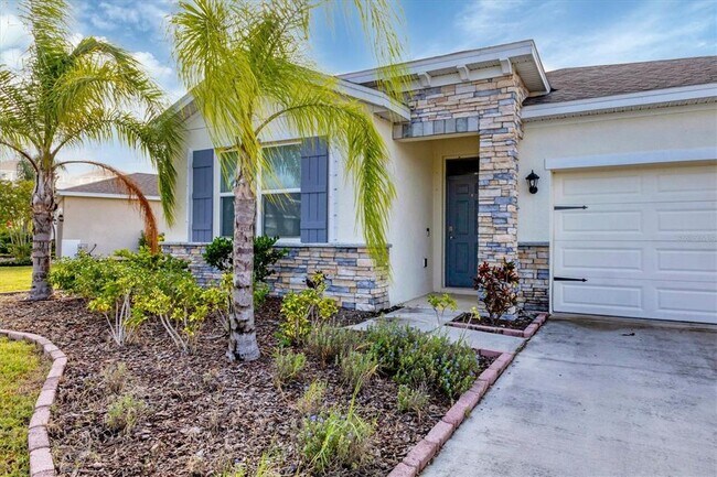 Building Photo - 5733 Silver Palm Blvd