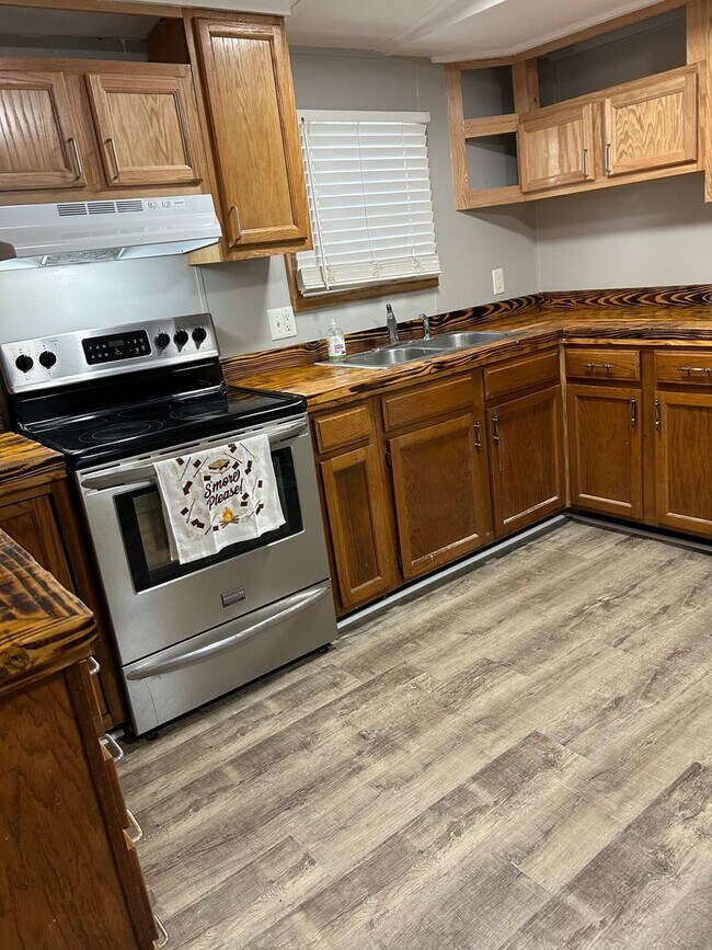 Foto del edificio - Must See! 3 BR, 2 BA in Pikeville school d...