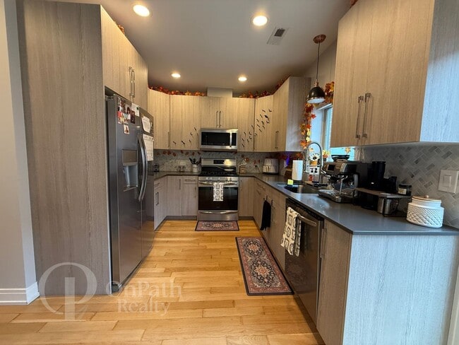 Building Photo - 6844 W 65th St