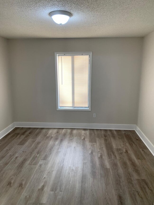 Building Photo - The Woodlands- Upgraded 2 bedroom, 2 bathroom Apartments