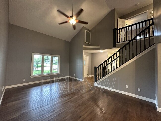 Building Photo - 305 Arbordale Dr