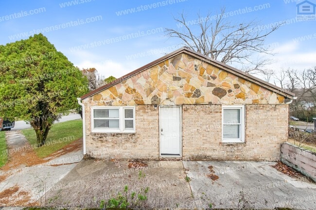 Building Photo - 3600 Selma Ave