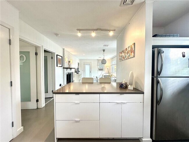 Foto del edificio - 101 Briarwood Avenue, B