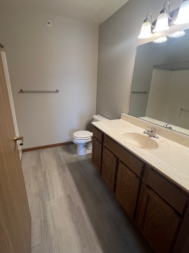 Building Photo - Pine Tree Village Apartments