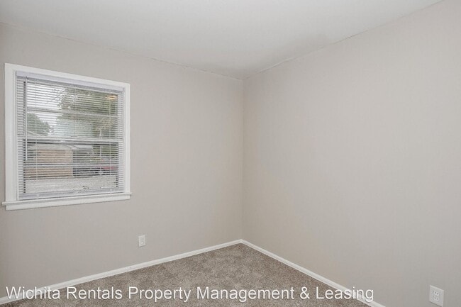 Building Photo - 3 br, 1 bath House - 444 S. Georgie