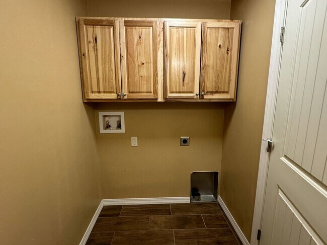 Building Photo - 14240 Stotts Pl