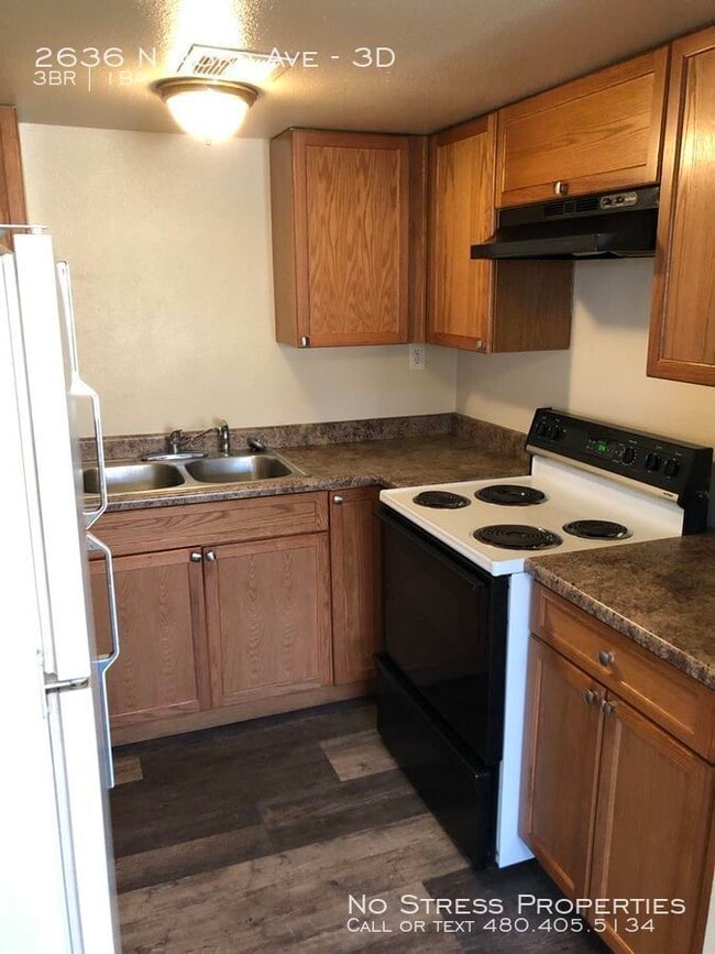 Building Photo - 3 Bedroom Condo off 43rd Ave and Thomas!