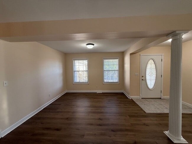 Building Photo - 3 BEDROOM, 3 BATH RANCHER IN NORTHWEST KNOX