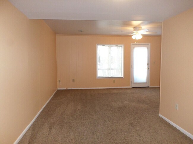 Foto del edificio - 3 Bedroom 3.5 Bath Townhouse