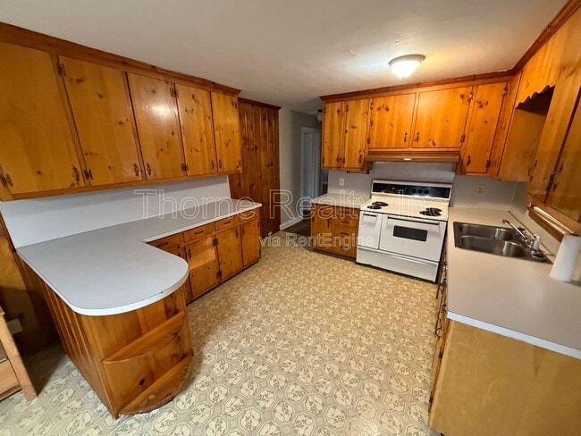 Building Photo - 208 Ridgewood Dr