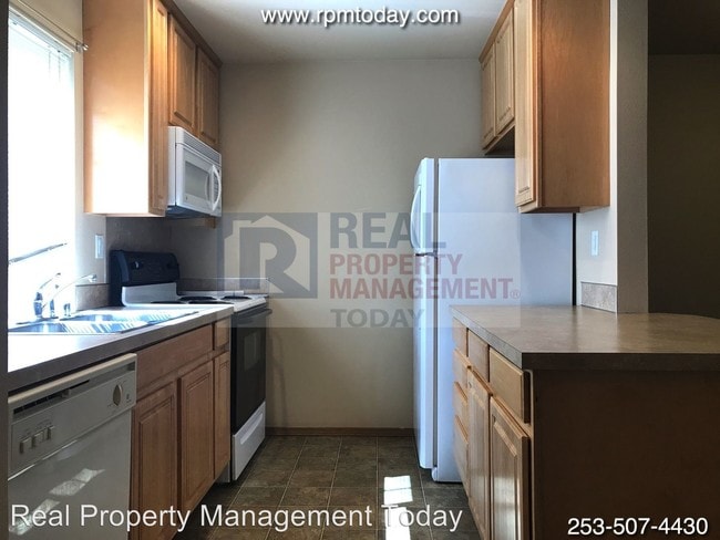 Building Photo - 3018 S 43rd St