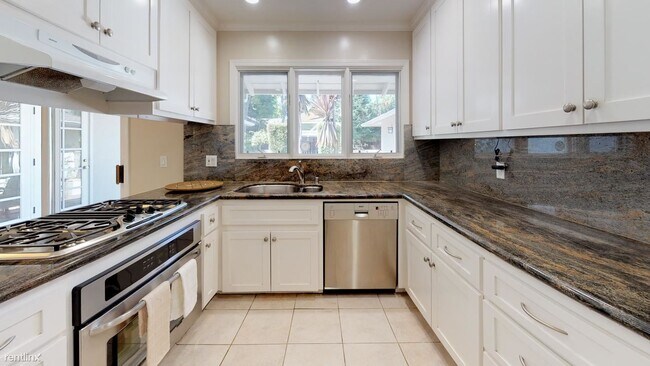 Foto del edificio - 1 br, 1 bath House - 663 Newell Rd Private...