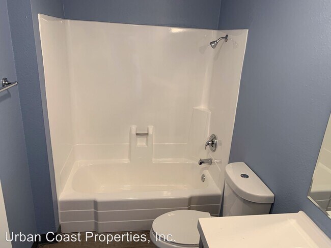 Building Photo - 594 Graves Ave