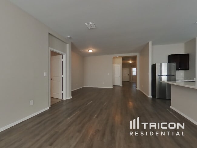 Building Photo - 6267 S 251st Dr