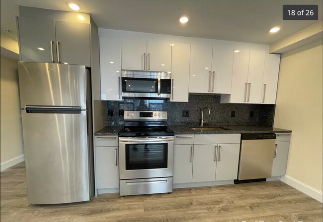 Building Photo - Allston Commonwealth Ave Luxury 1bed / 1bath near Boston University - No Broker Fee - Modern Loft...