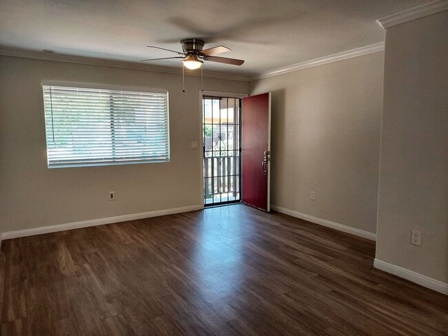 Foto del edificio - Santee -  2 Bedroom House w/Garage and Lar...