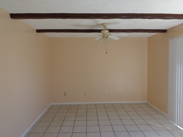 Building Photo - 3/2 w/ Fenced Yard in Pine Hills
