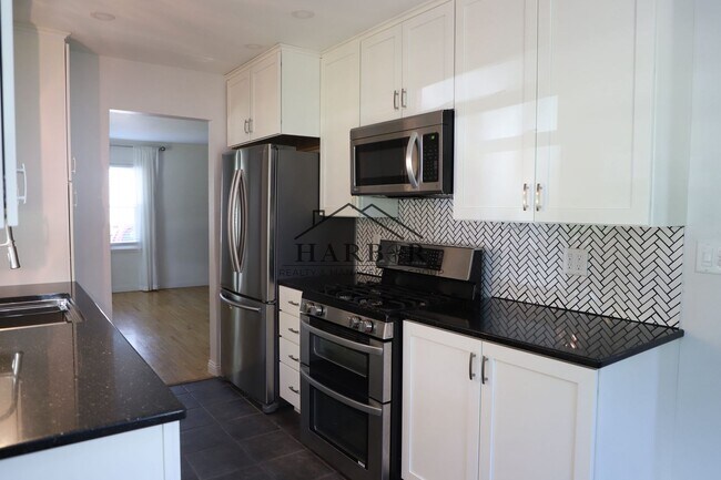 Foto del edificio - 406 18th Ave SW