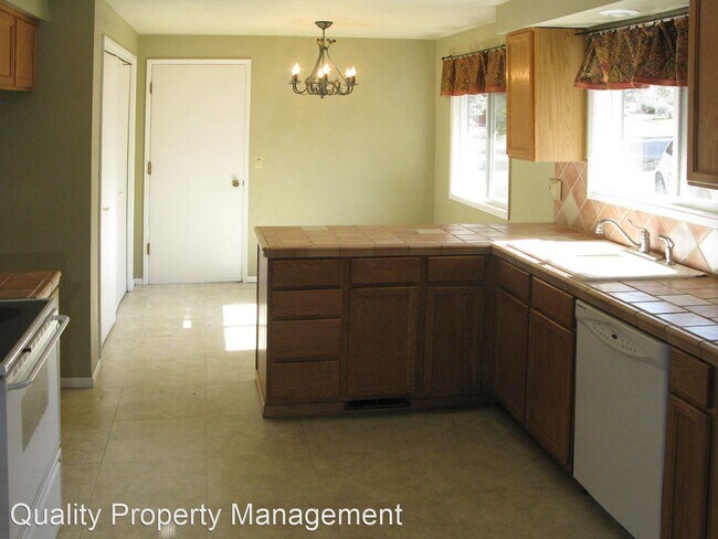 Building Photo - 3 br, 2.5 bath House - 400 Greenbrae Drive