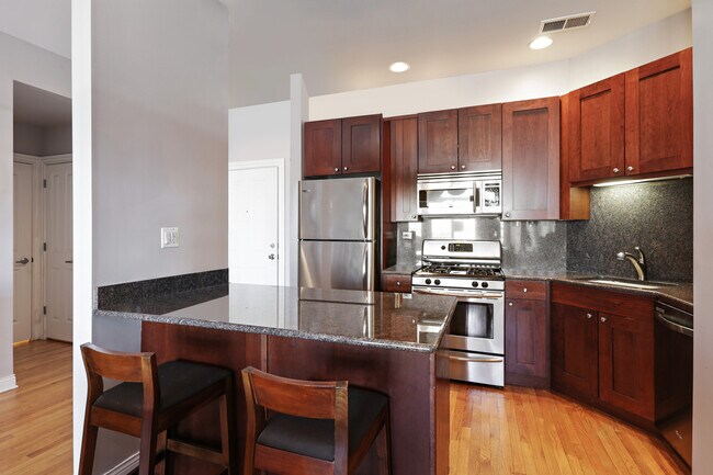Foto del edificio - 1355 W Washington Blvd