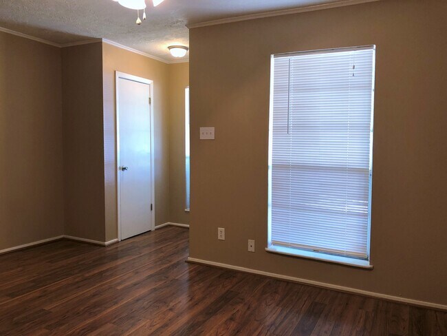 Building Photo - 3502CU
