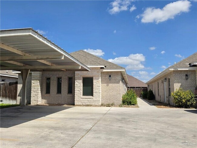 Foto del edificio - 5804 Nightingale Ave