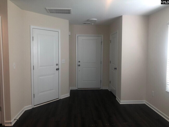 Foto del edificio - 1057 Roscoe Rd