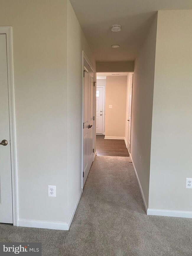 Building Photo - 2677 Bears Den Dr