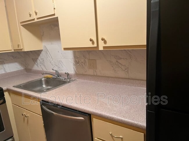 Photo - 10 Kenmar Dr House