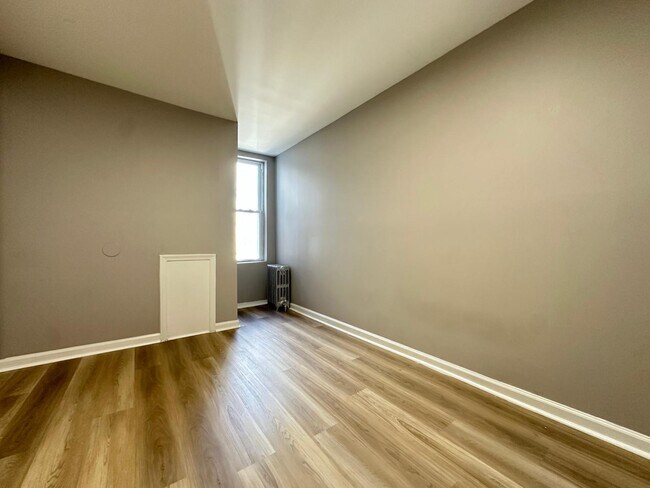 Foto del edificio - 6121 Delancey St