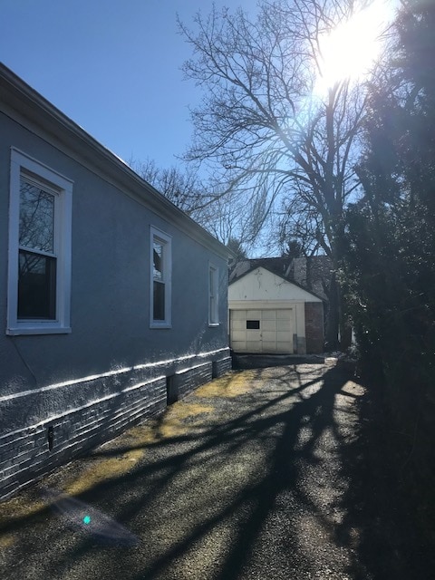 Shared Driveway - 32 Lathrop Ave