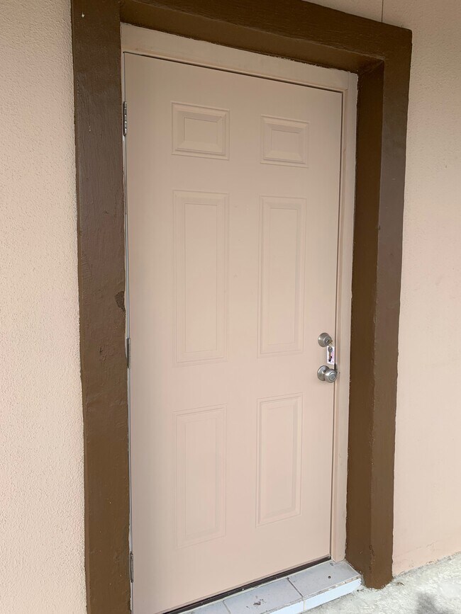 Foto del edificio - 4245 Southmost Rd