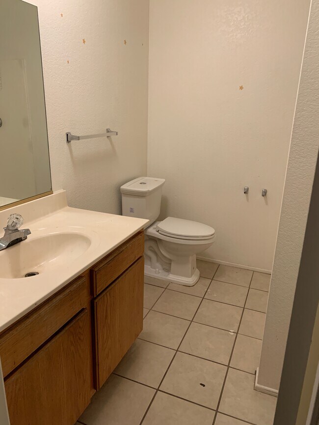 Foto del edificio - 1022 E Ave Q-3 Ave