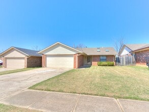 Building Photo - 8701 Cedar Ridge Dr