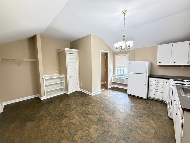Foto del edificio - 538 Lilly Ave