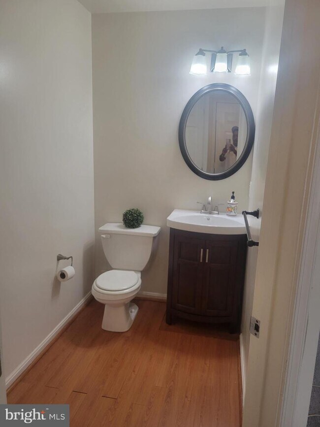 Building Photo - 8868 Goose Landing Cir