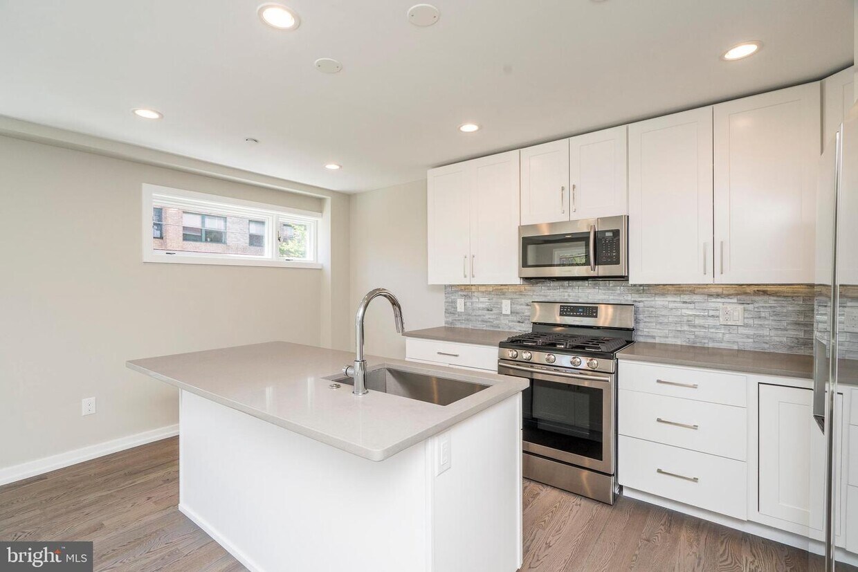 1701 Bainbridge St, Philadelphia, PA 19146 Townhome Rentals in