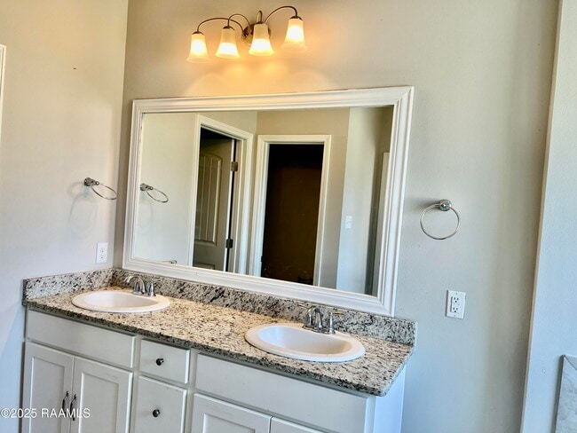 Building Photo - 109 Marais Ave