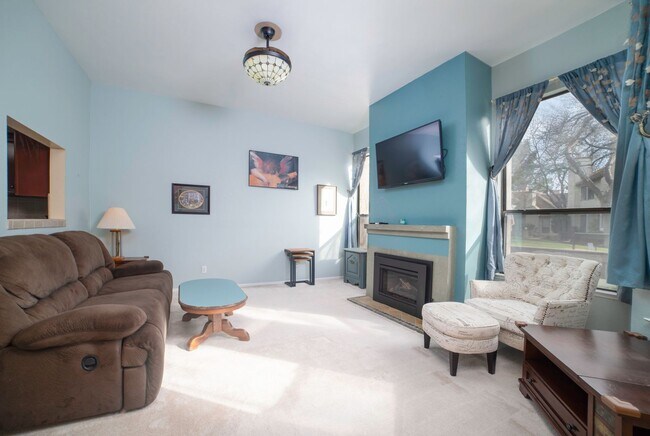 Foto del edificio - 3/2.5 Executive Condo in Downtown Fresno (...