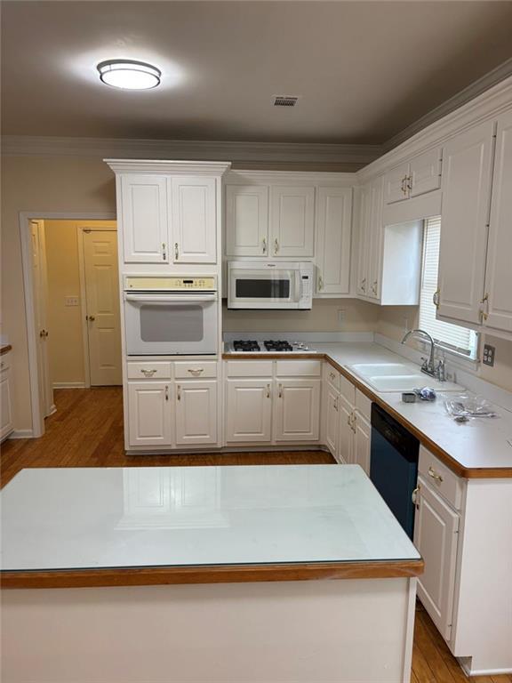 Foto del edificio - 220 Cross Creek Dr