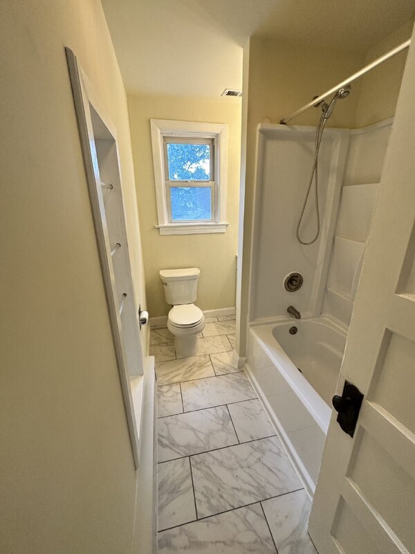 Foto del edificio - 2018 B Englewood Ave