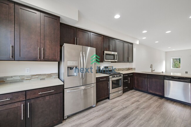 Photo - 2 BED & 2.5 BATH TOWNHOUSE FOR RENT