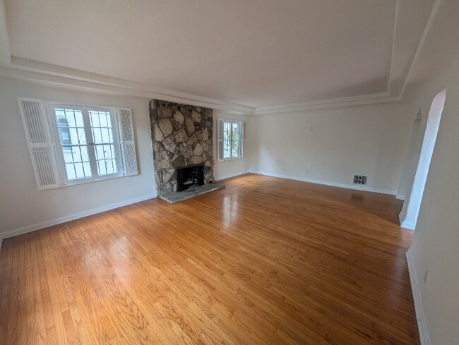 Photo - 1219 Hi Point St Apartment