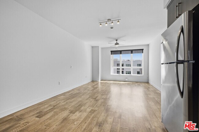 Building Photo - 10601 Washington Blvd