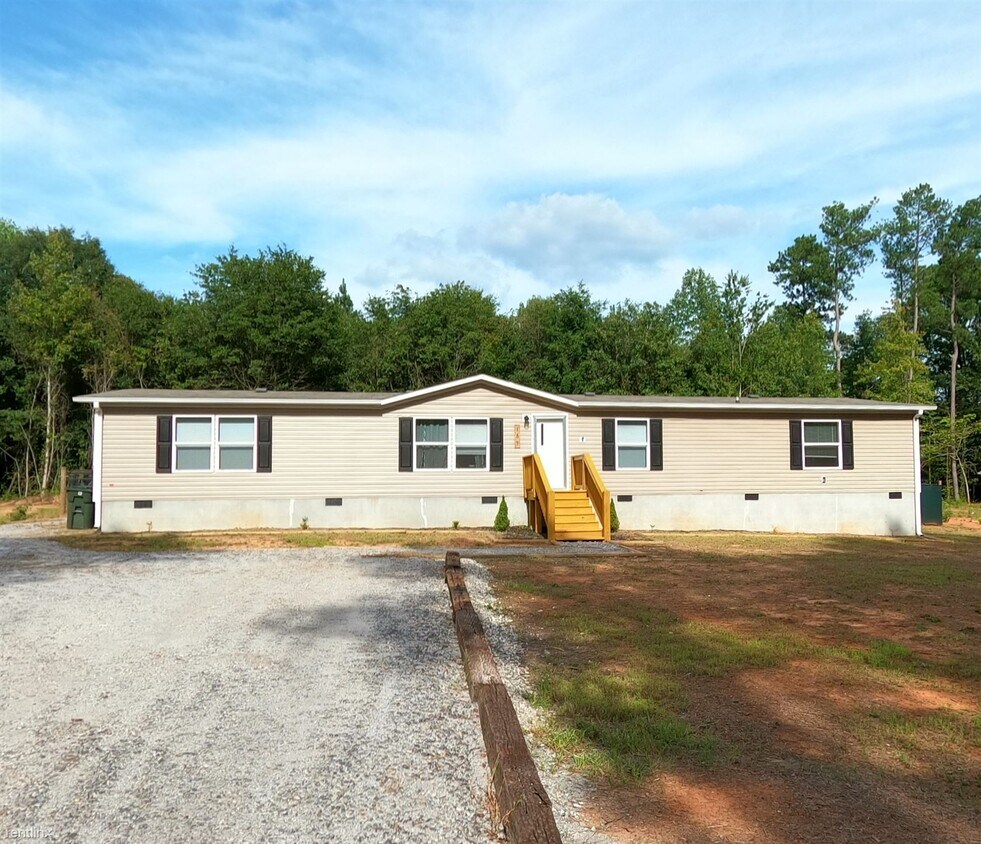 Primary Photo - 4 br, 2 bath Mobile Home - 157 Fox Trail