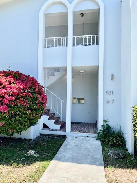 Foto del edificio - 517 Menendez Ave
