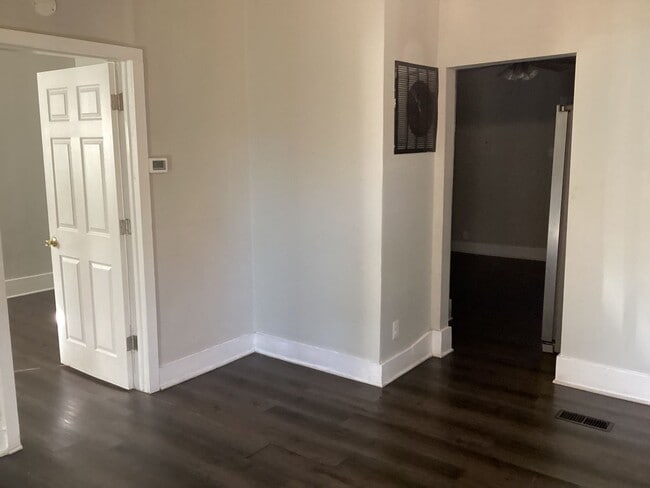 Foto del edificio - 1330 W Roache St